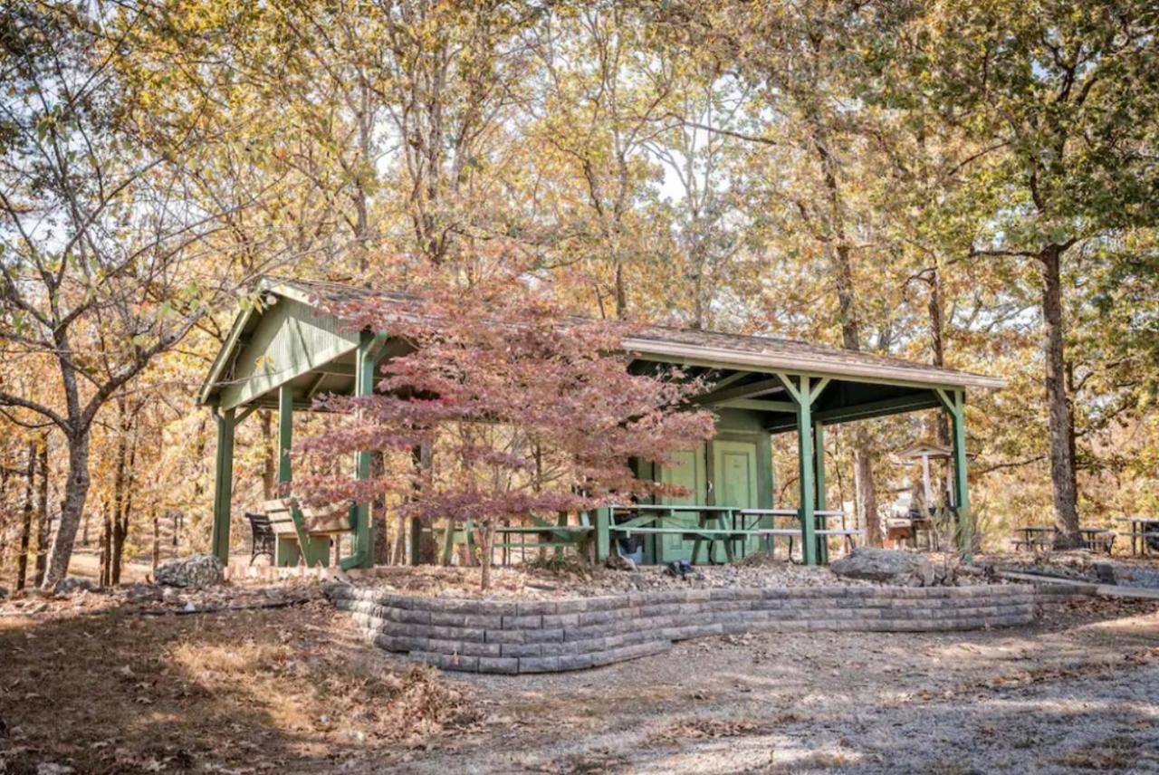 Resort Home On Half A Wooded Acres Sleeps Up To 14 Firepit For Smores Hot Springs Luaran gambar